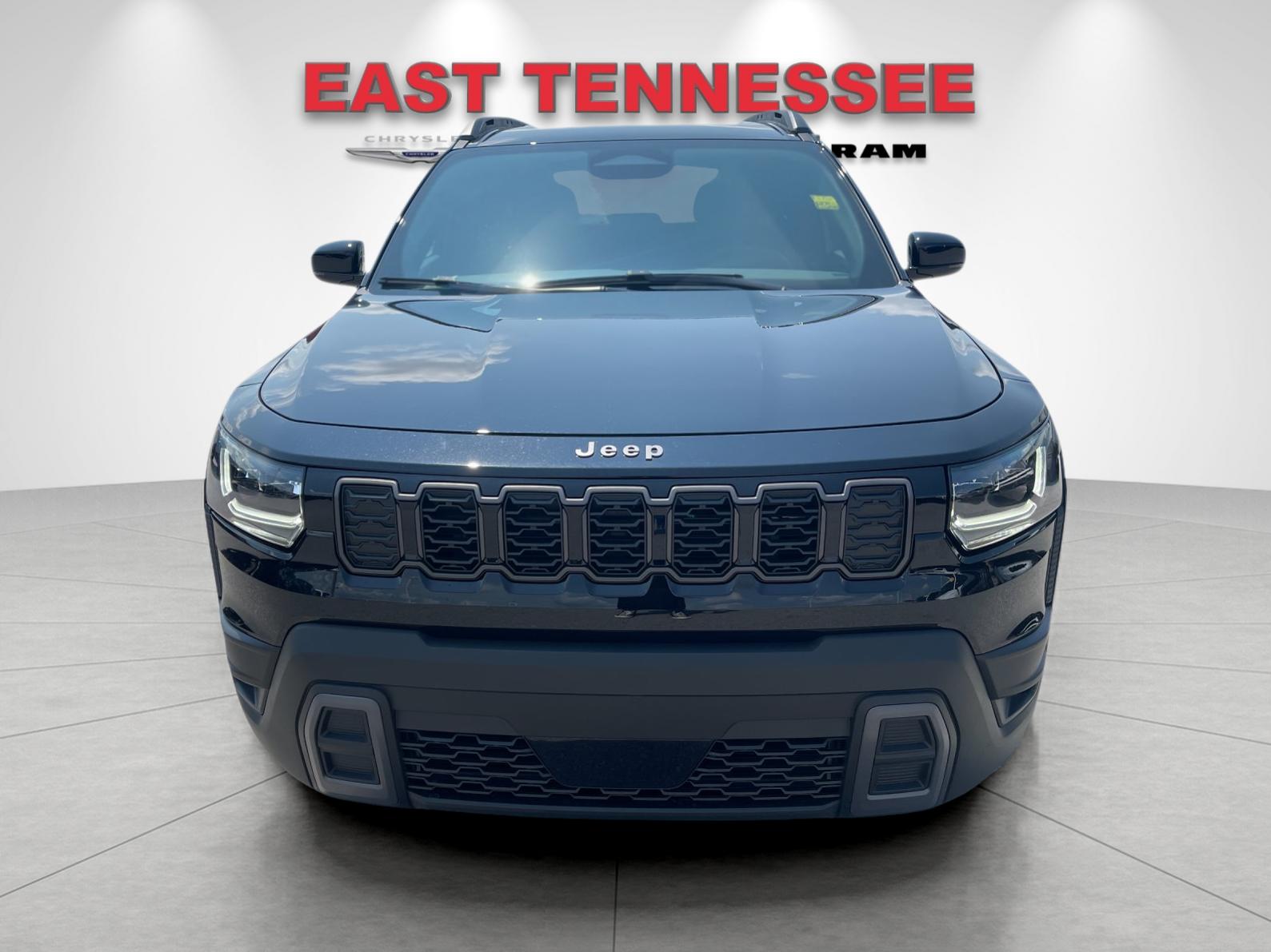 New 2026 Diamond Black Crystal Pearlcoat Jeep  image 8