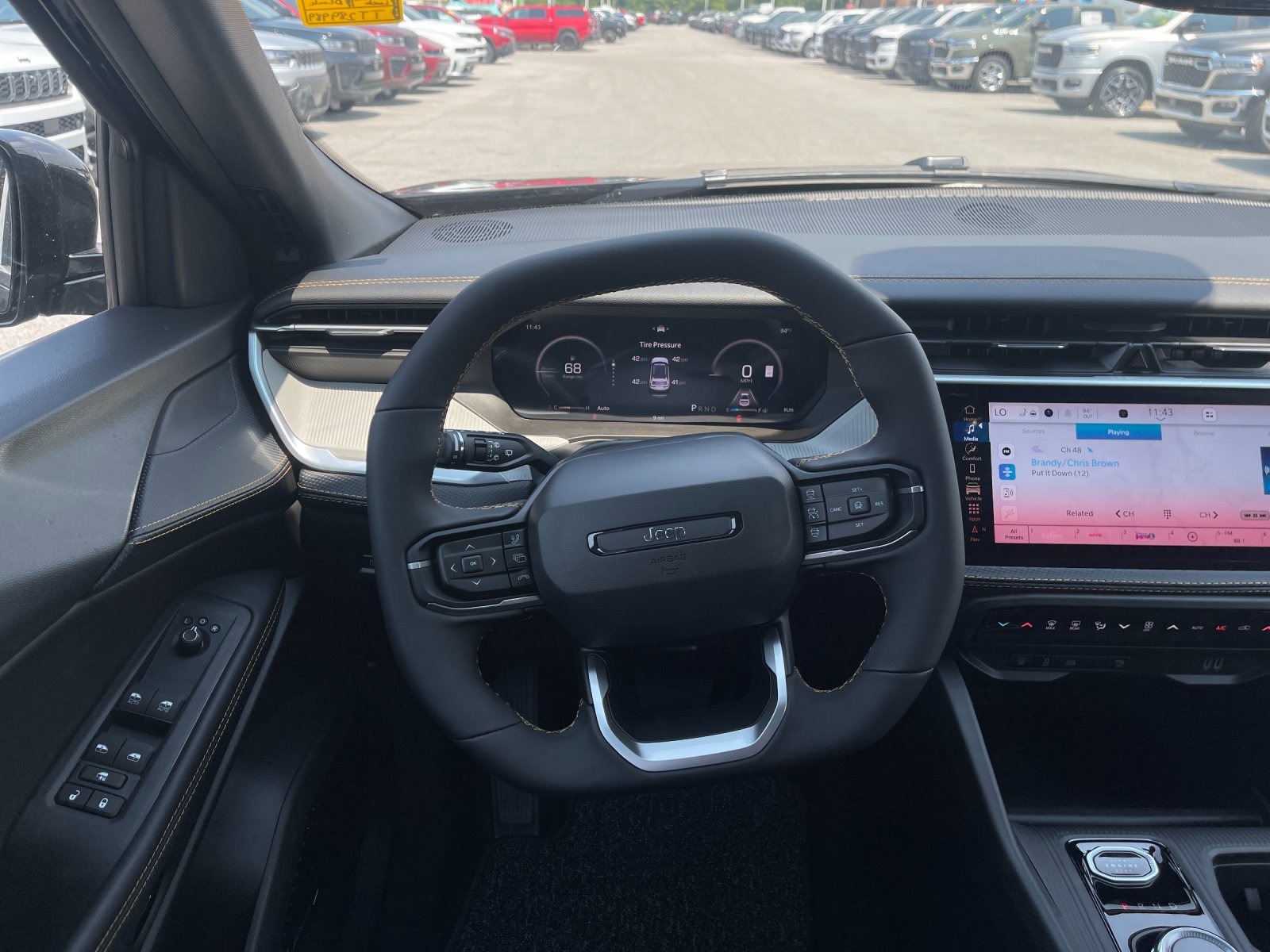New 2026 Diamond Black Crystal Pearlcoat Jeep  image 15