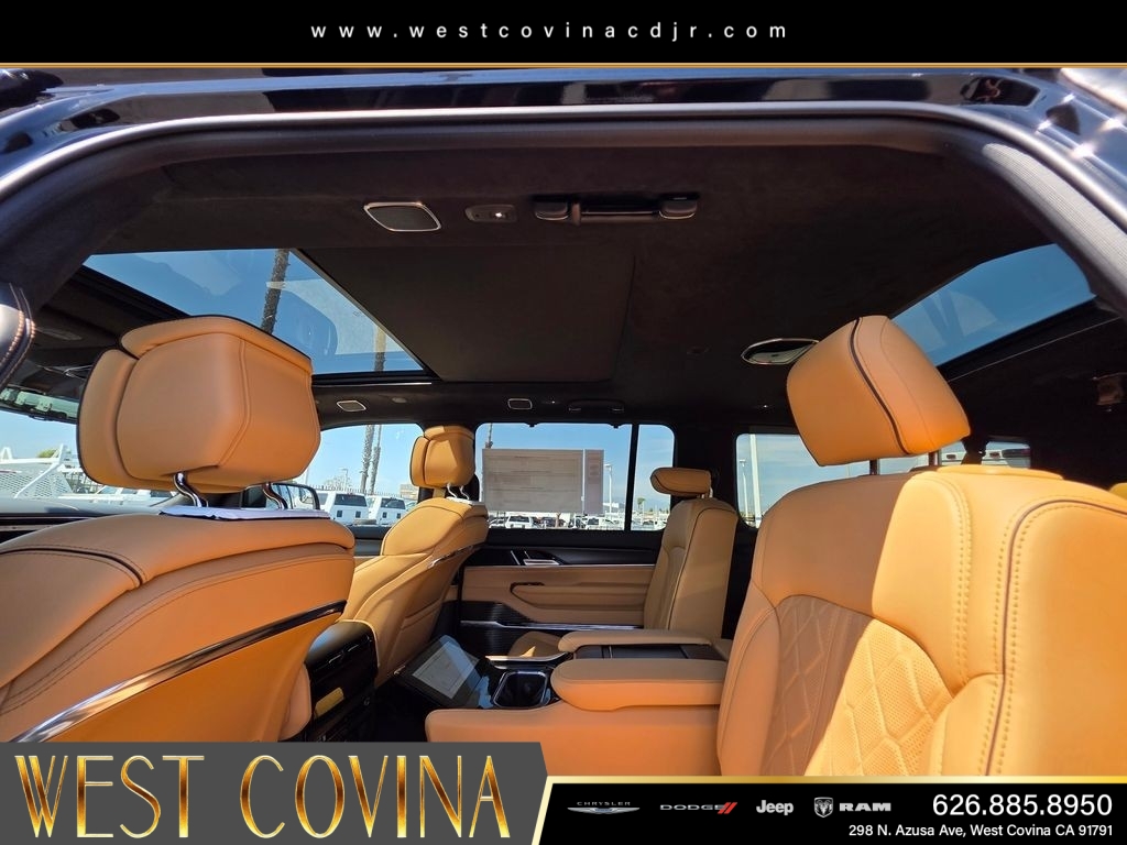 New 2026 High Gloss Black Jeep Summit Reserve image 10
