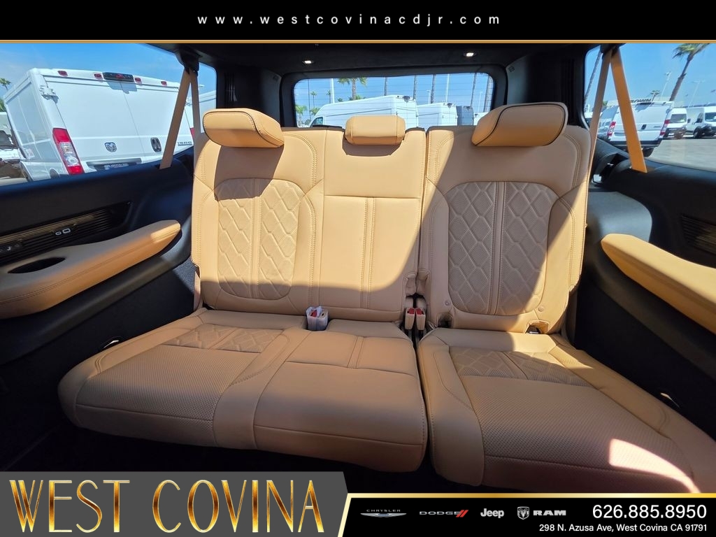 New 2026 High Gloss Black Jeep Summit Reserve image 11