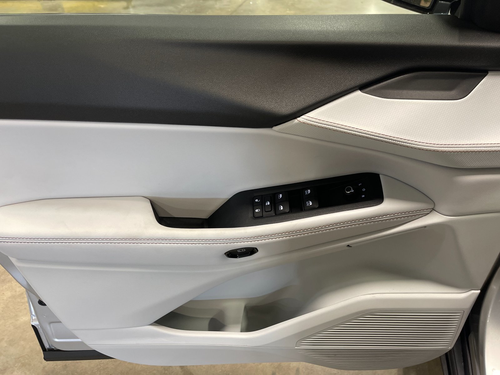New 2026 Silver Jeep Limited image 11