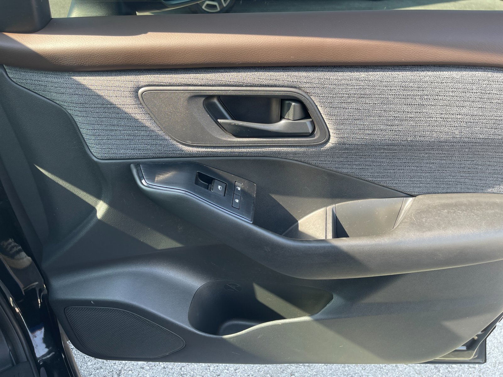 Used 2023 Black Nissan S image 19