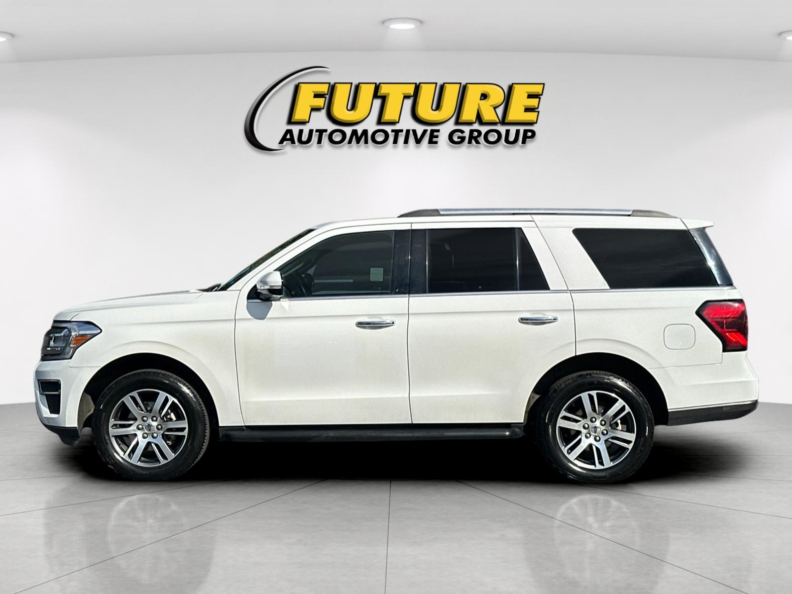 Used 2024 White Ford Limited image 6