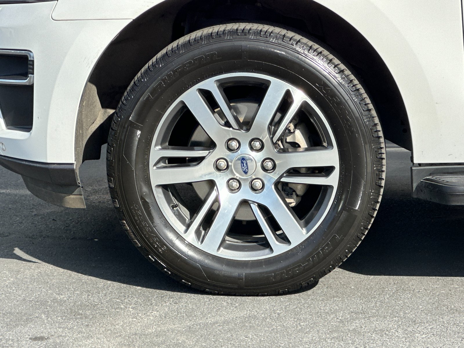 Used 2024 White Ford Limited image 26