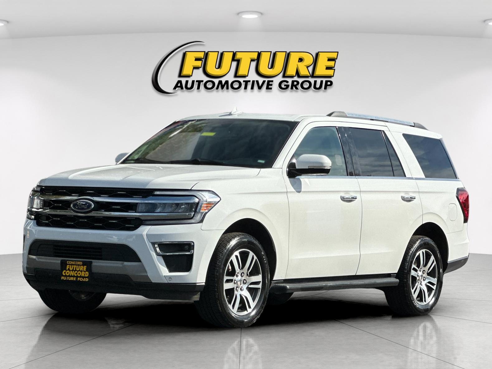 Used 2024 White Ford Limited image 7