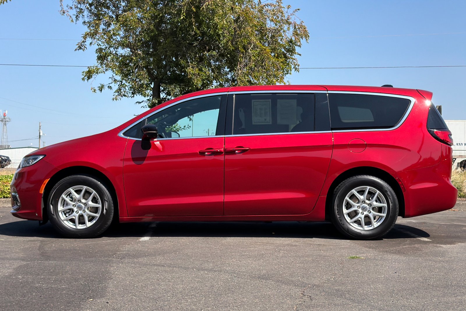 Used 2025 Red Chrysler Select image 7