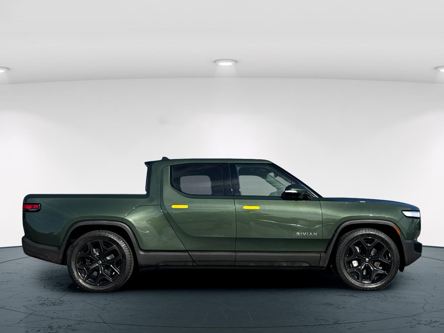 Used 2023 Forest Green Rivian Adventure Dual Motor Large Pack 4D Crew Cab image 7