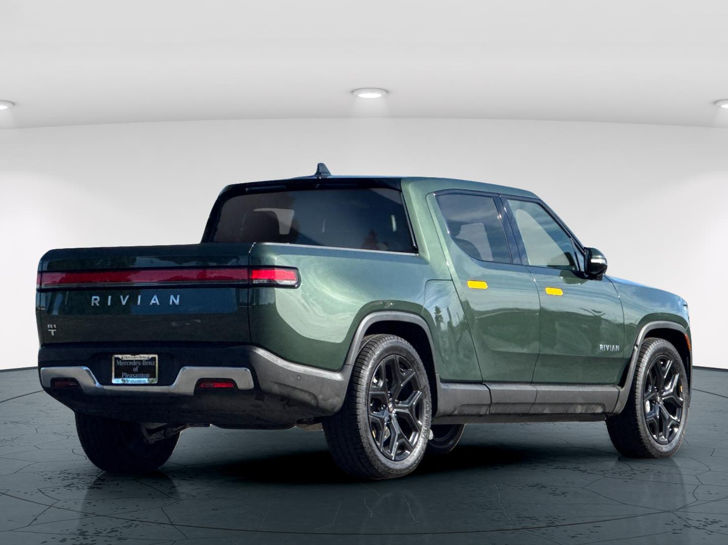 Used 2023 Forest Green Rivian Adventure Dual Motor Large Pack 4D Crew Cab image 6