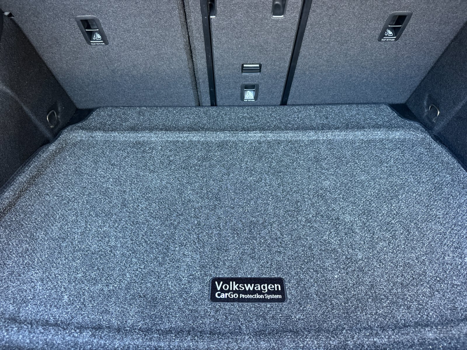Used 2024 Moonstone Volkswagen 2.0T S 4D Hatchback image 19