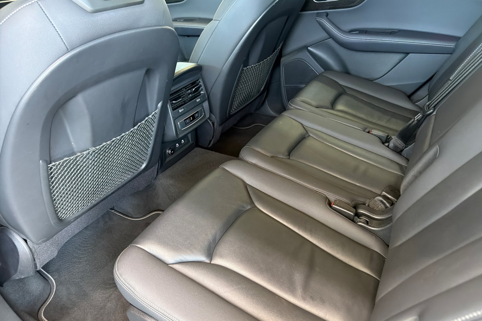 Used 2025 Mythos Black Metallic Audi Premium Plus quattro image 10