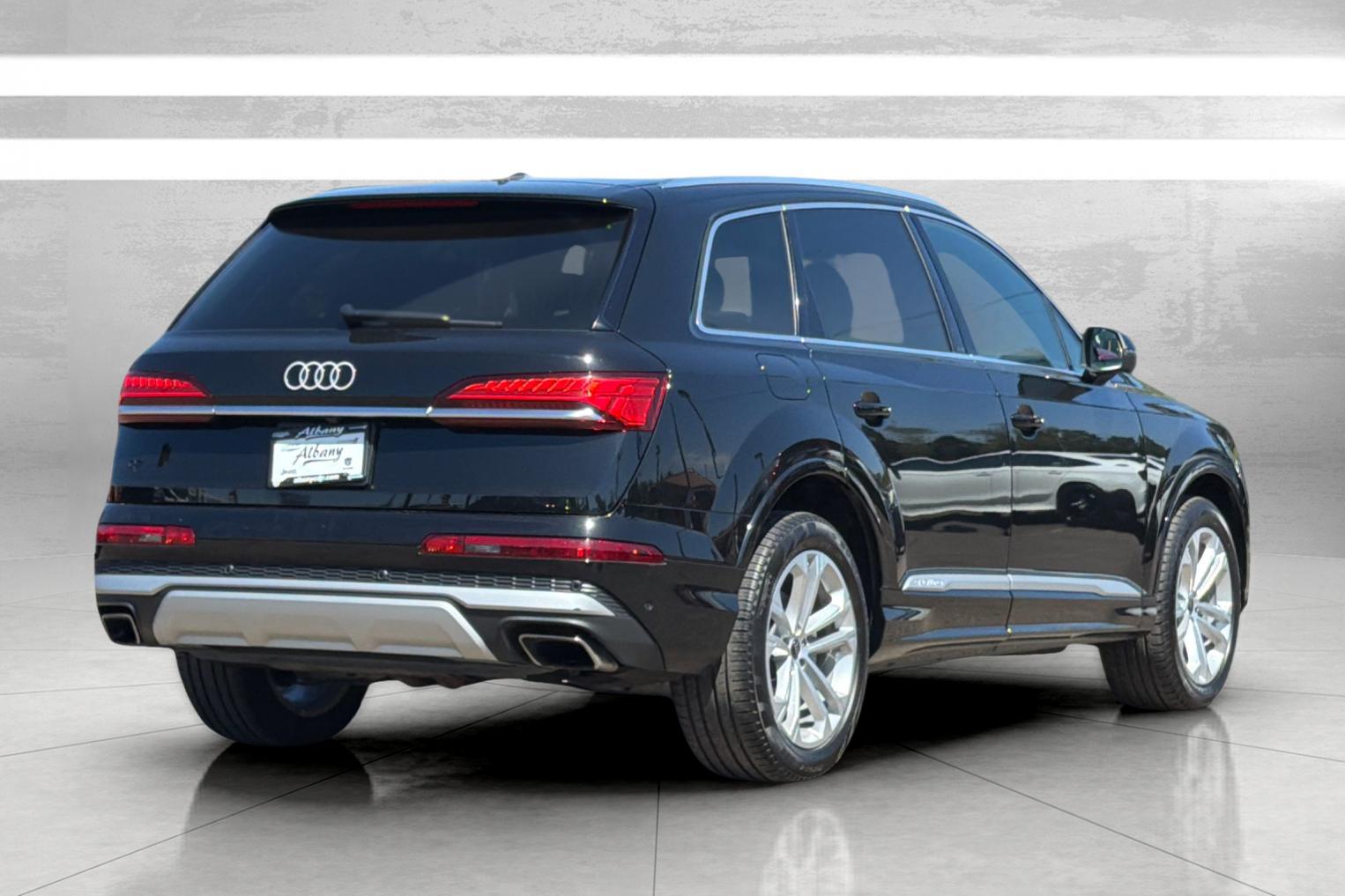 Used 2025 Mythos Black Metallic Audi Premium Plus quattro image 5
