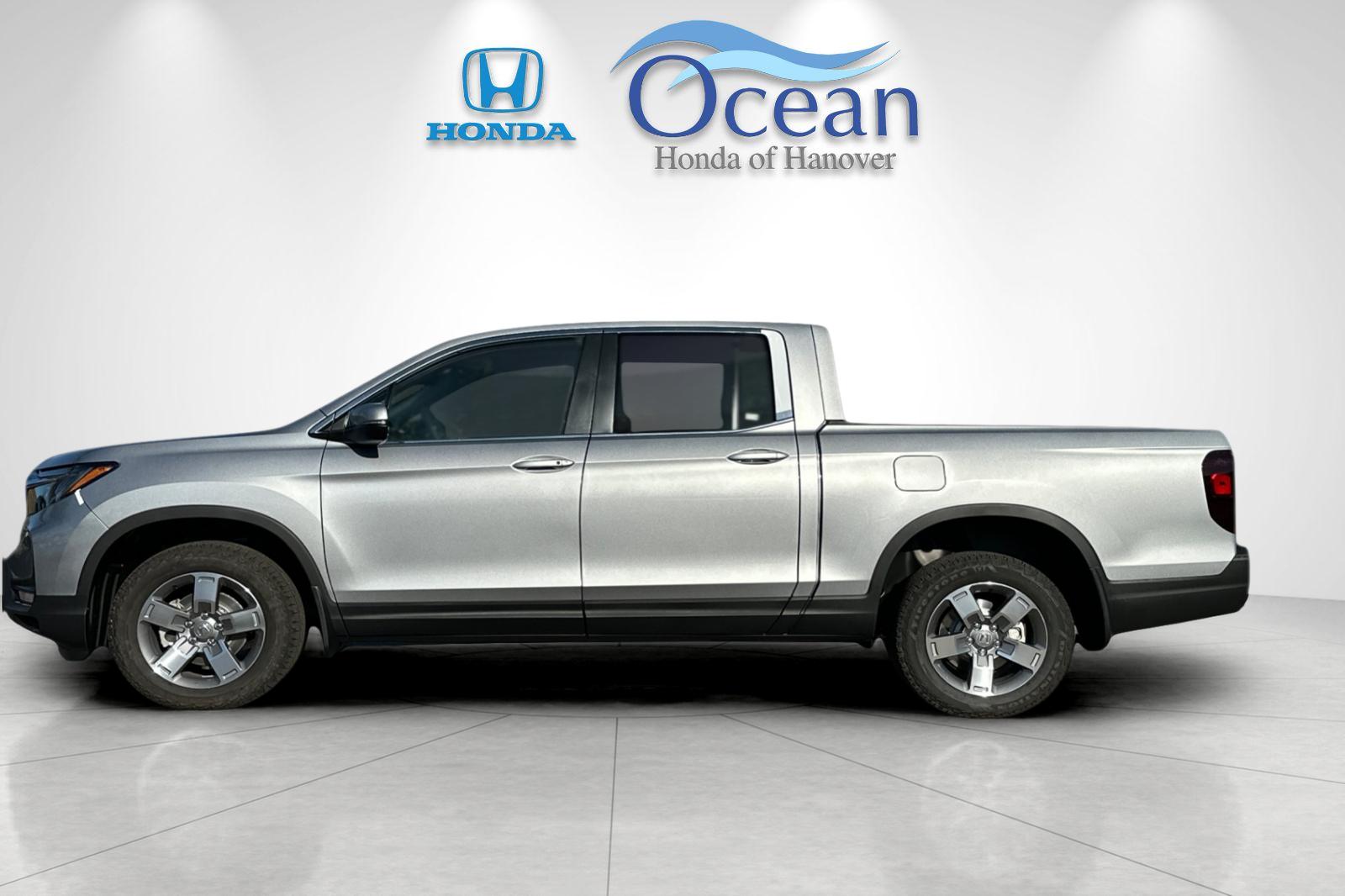 New 2026 Solar Silver Metallic Honda RTL image 2