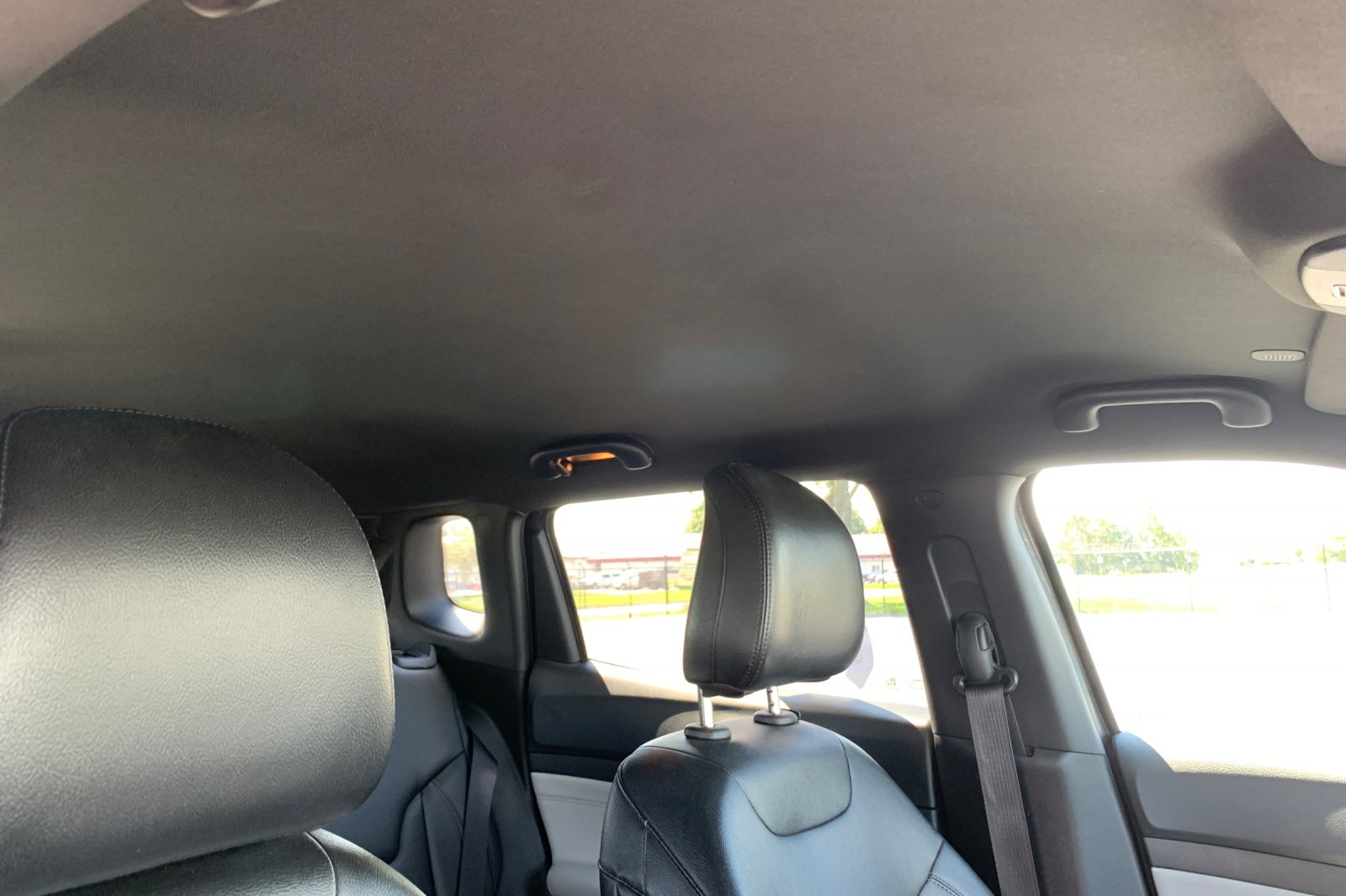 Used 2024 Diamond Black Crystal Pearlcoat Jeep Limited image 20