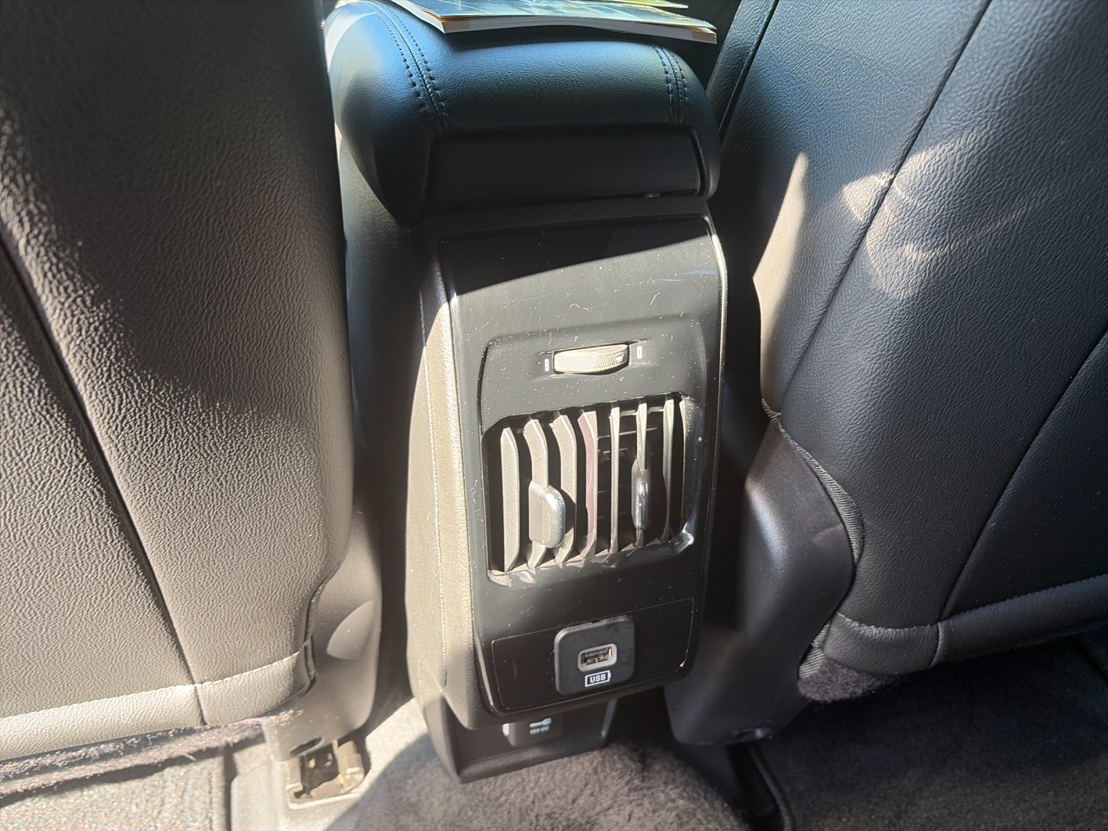 Used 2025 Silver Jeep Latitude image 15
