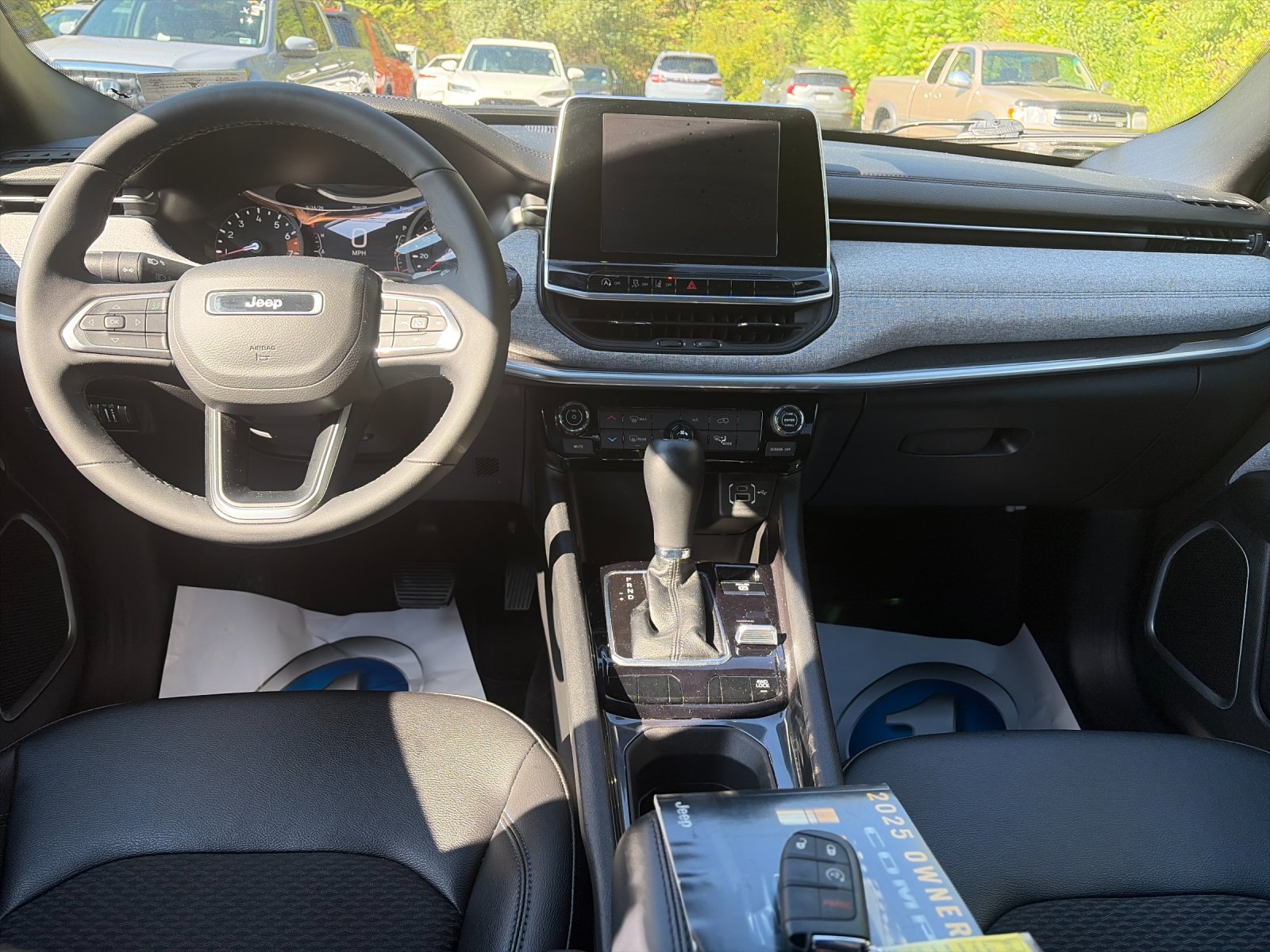 Used 2025 Silver Jeep Latitude image 16