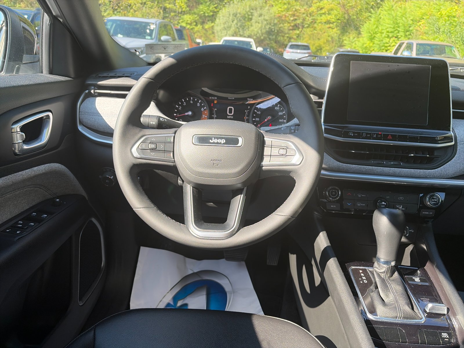 Used 2025 Silver Jeep Latitude image 17