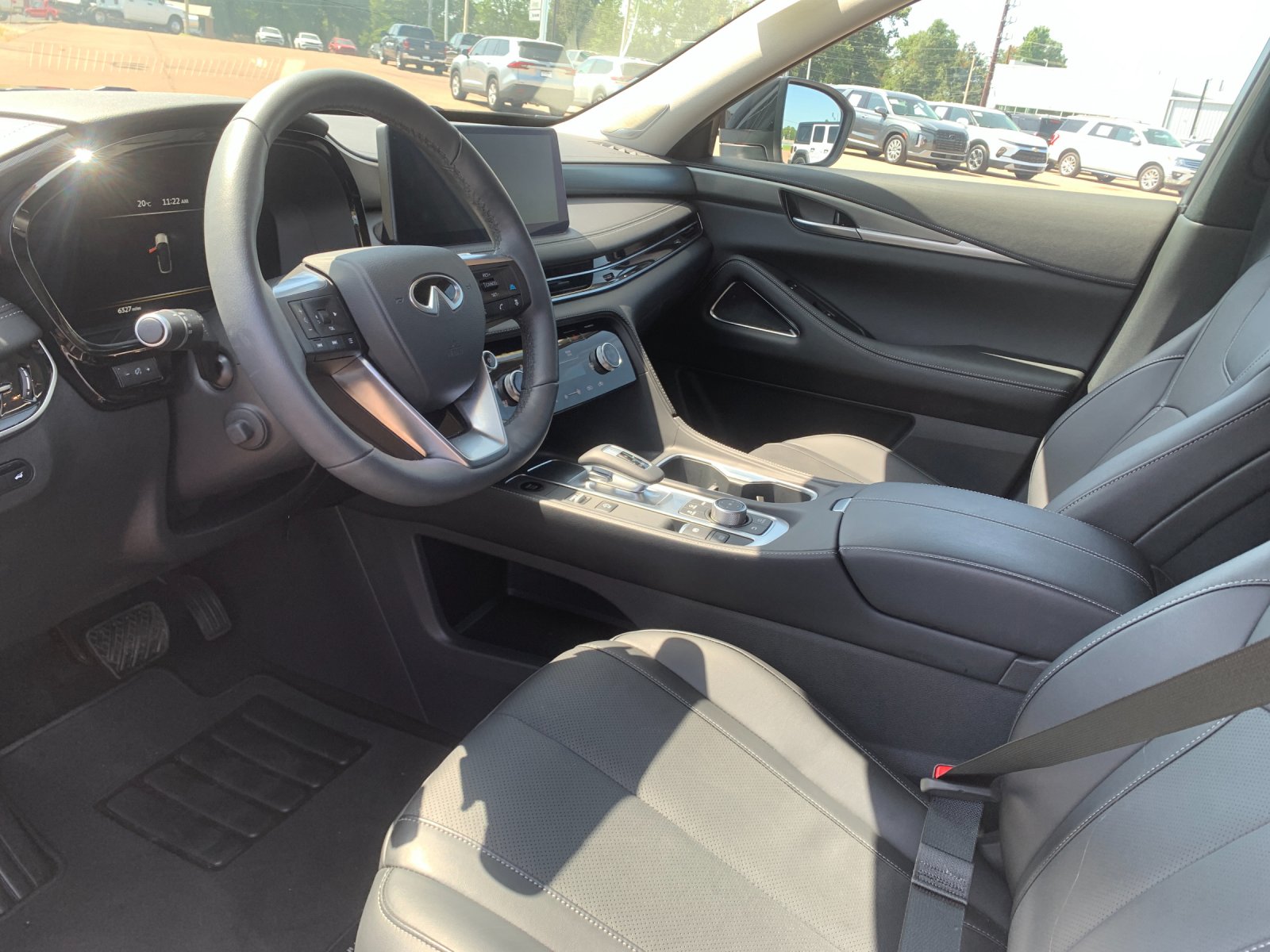 Used 2026 Gray INFINITI LUXE image 12