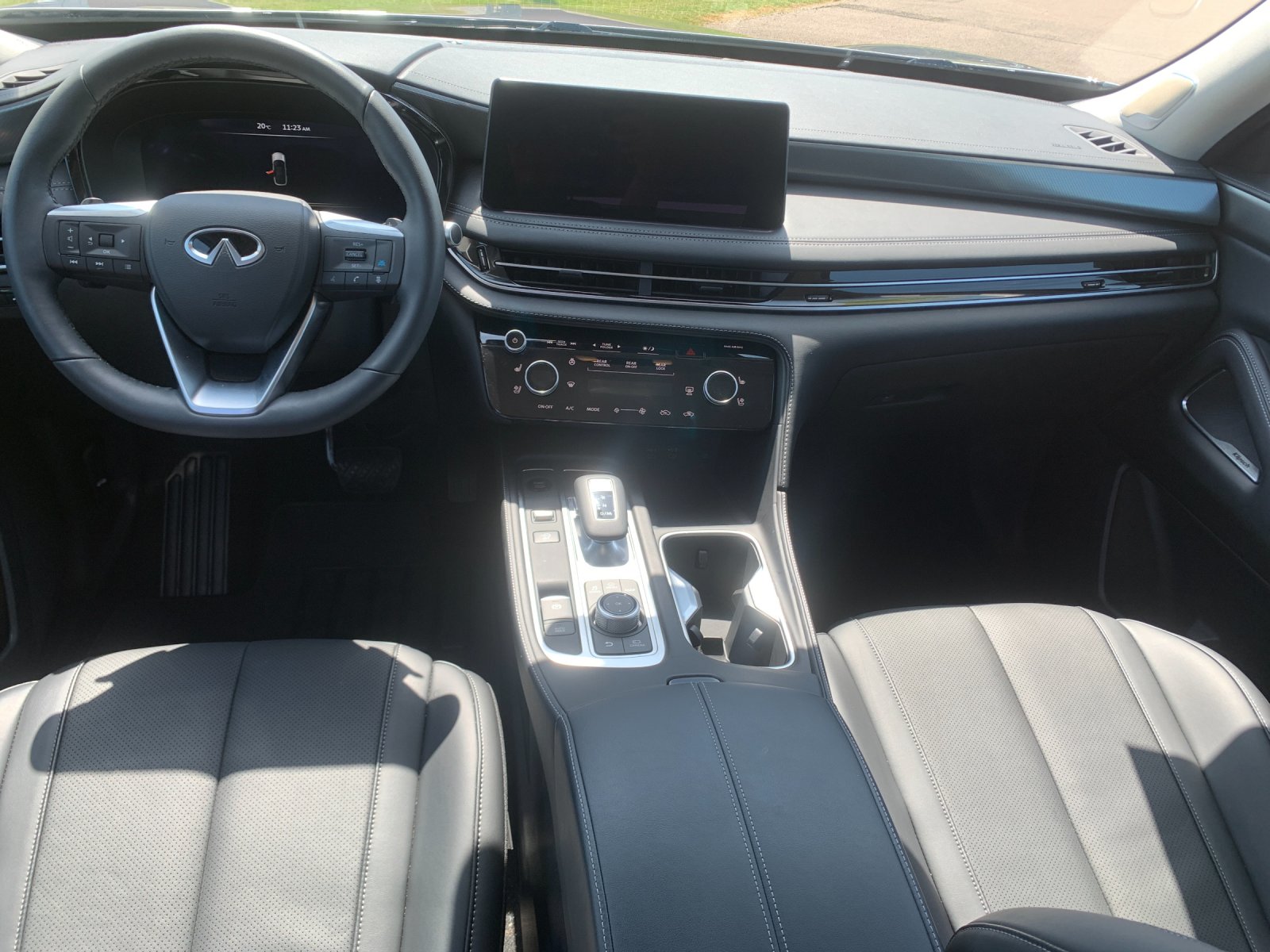 Used 2026 Gray INFINITI LUXE image 17
