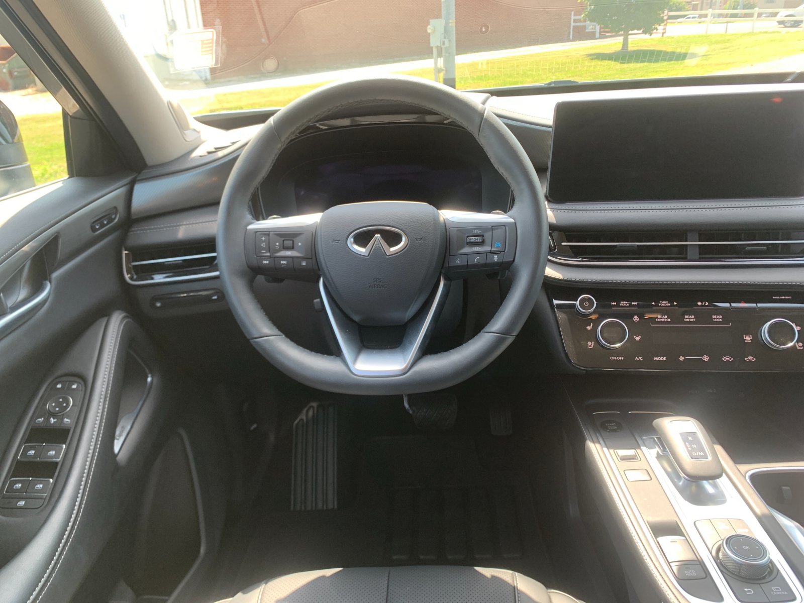 Used 2026 Gray INFINITI LUXE image 18