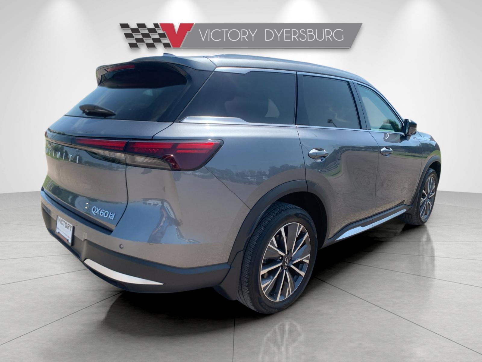 Used 2026 Gray INFINITI LUXE image 4