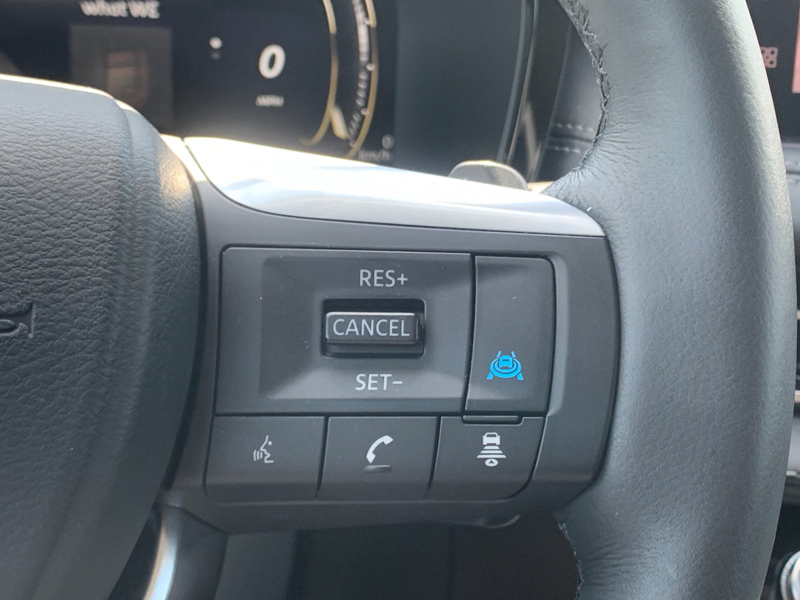 Used 2026 Gray INFINITI LUXE image 31