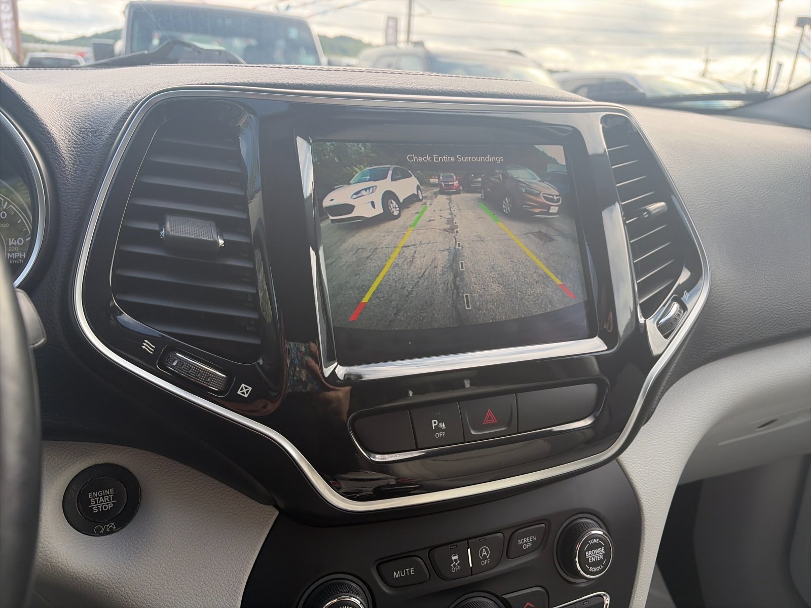 Used 2019 Diamond Black Jeep Limited image 23