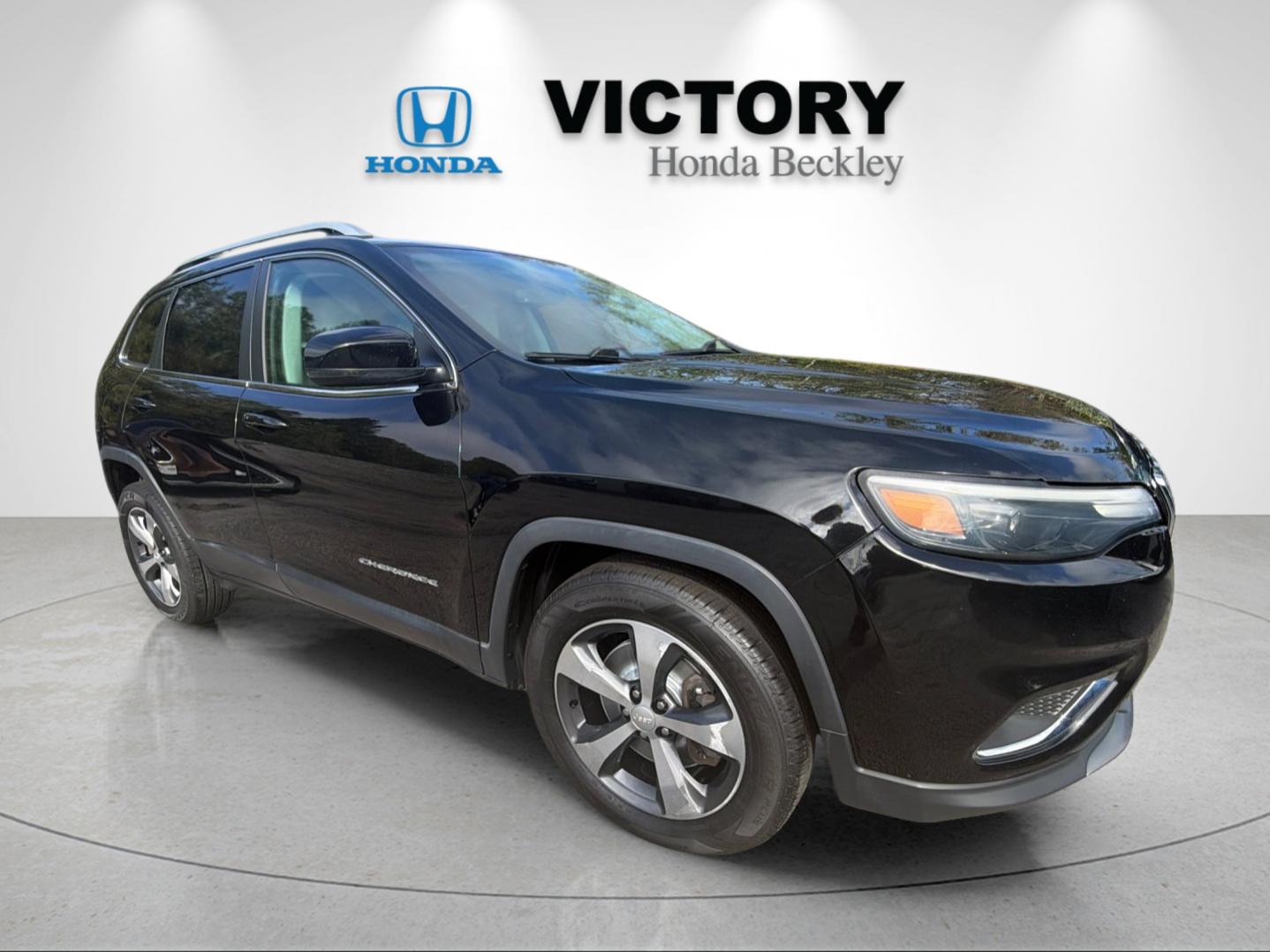 Used 2019 Diamond Black Jeep Limited image 7