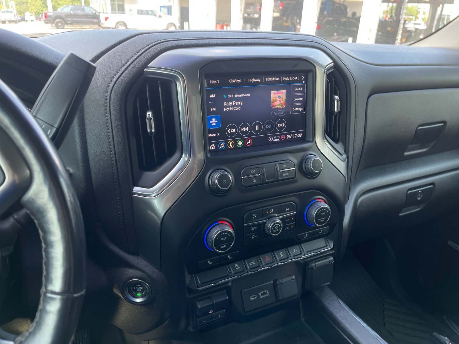 Used 2022 Silver Chevrolet LT Trail Boss image 19