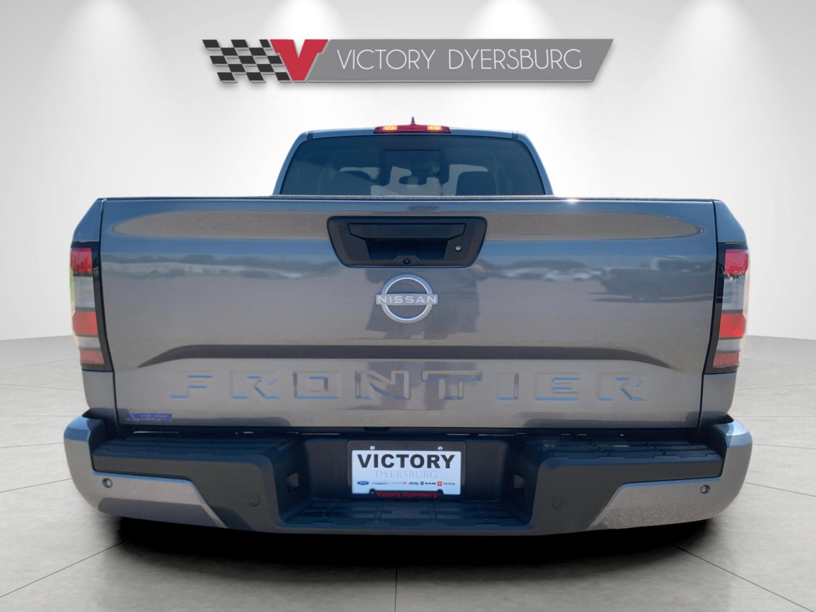 Used 2025 Gray Nissan SV image 5