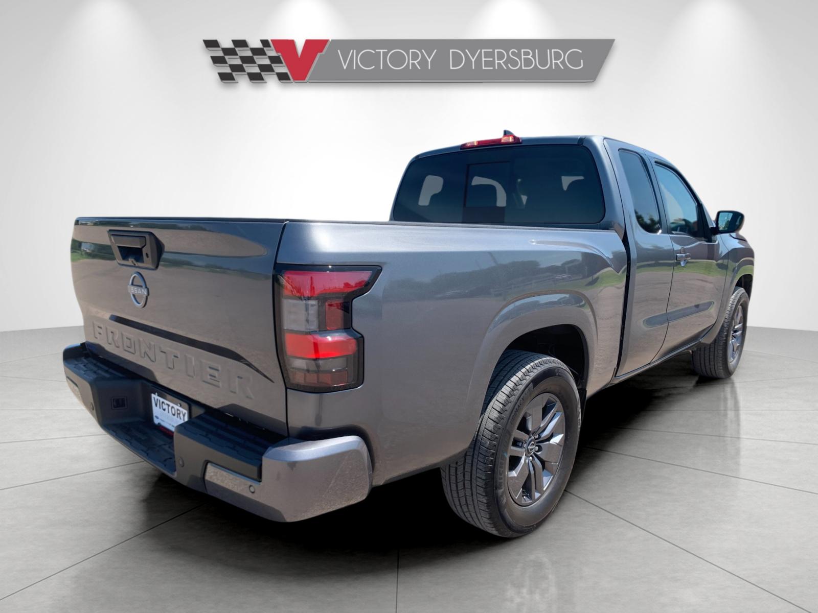 Used 2025 Gray Nissan SV image 4