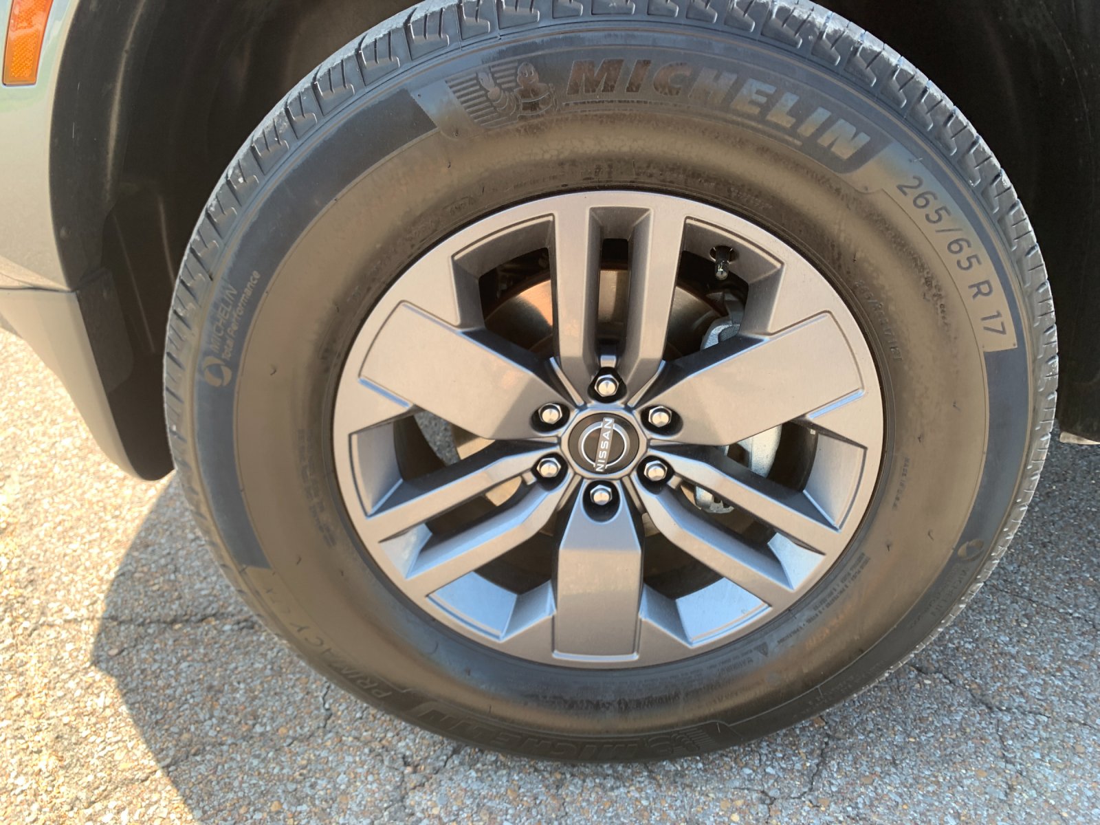 Used 2025 Gray Nissan SV image 32