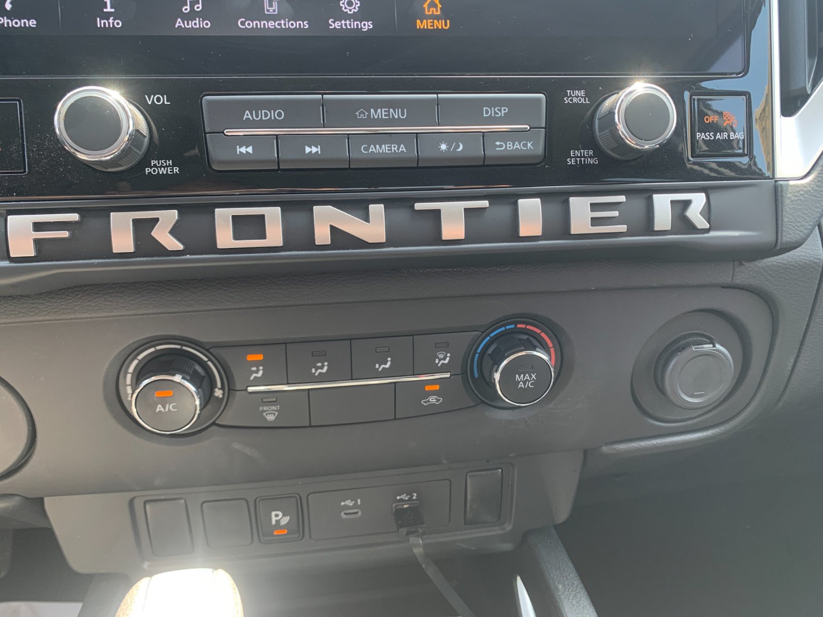 Used 2025 Gray Nissan SV image 23