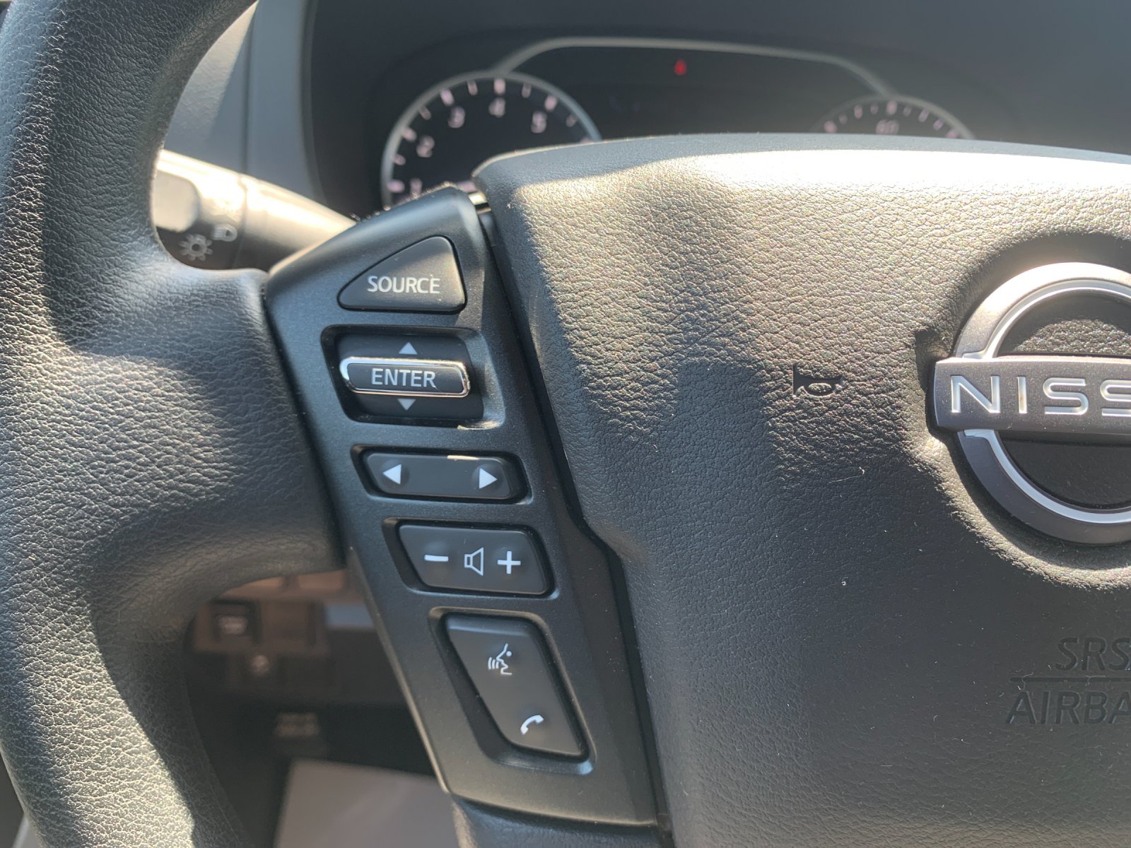Used 2025 Gray Nissan SV image 27