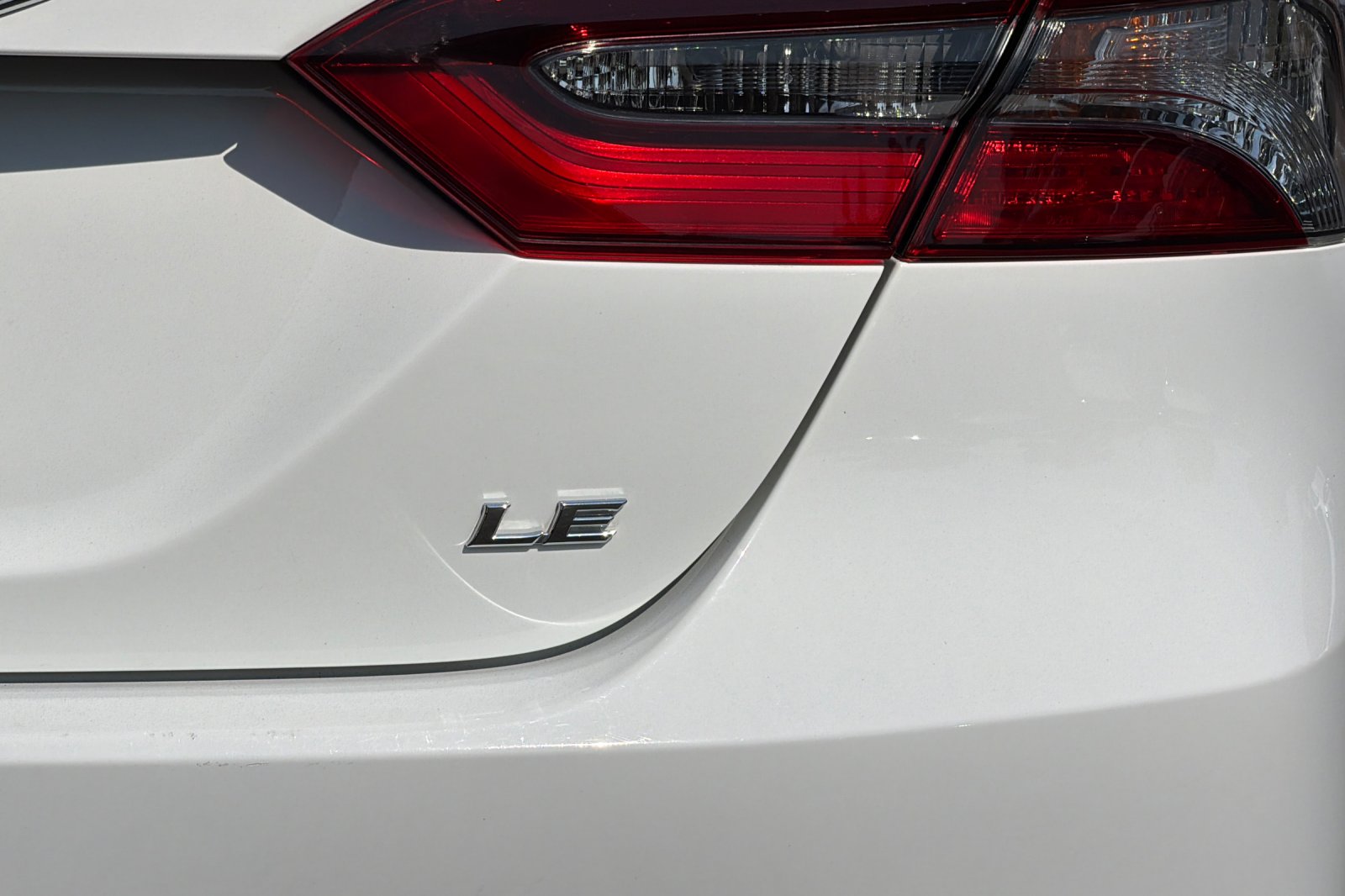Used 2023 White Toyota LE image 21