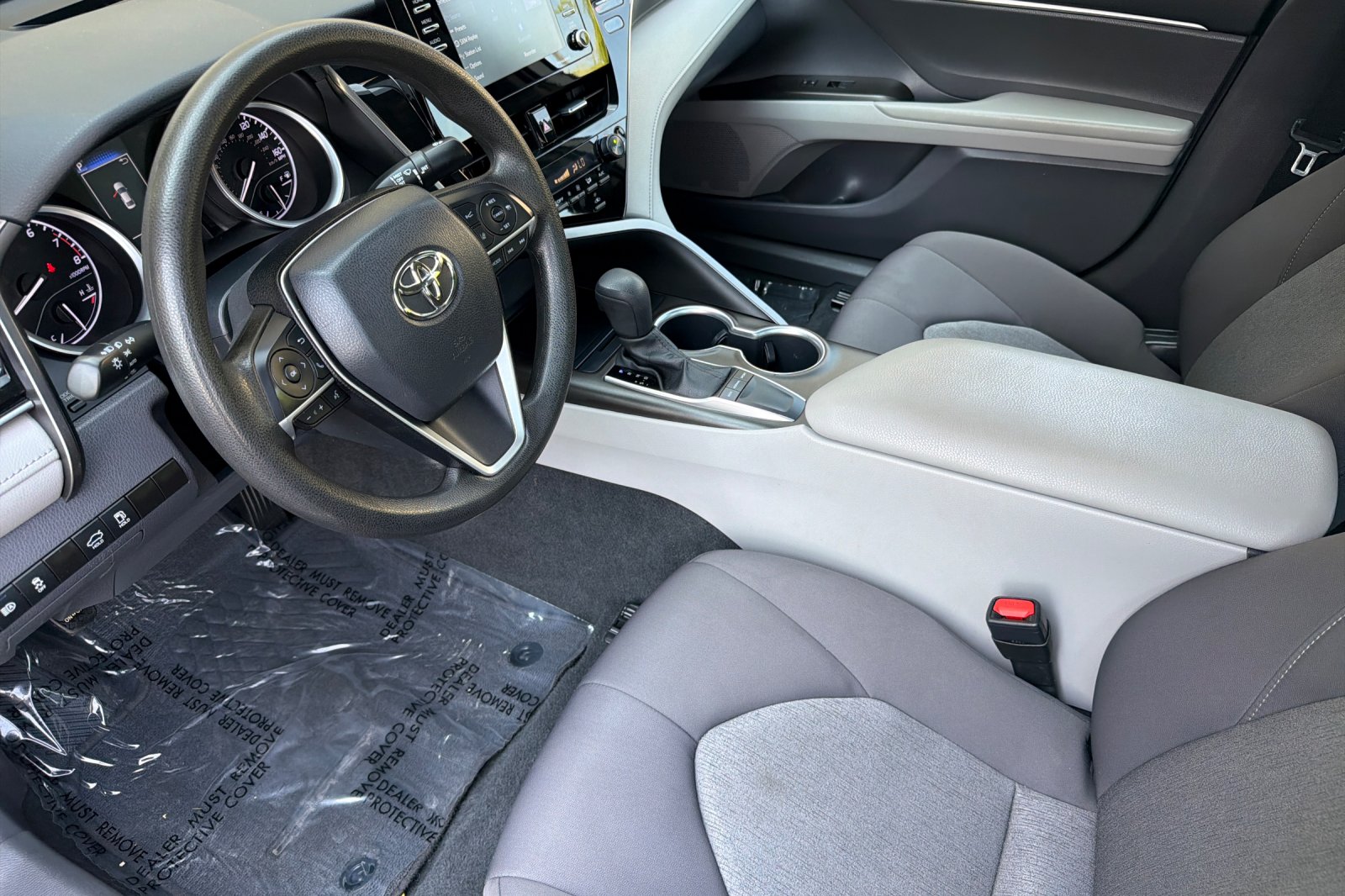 Used 2023 White Toyota LE image 7
