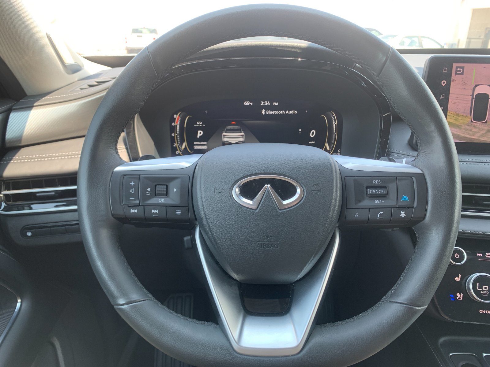Used 2026 White INFINITI LUXE image 29