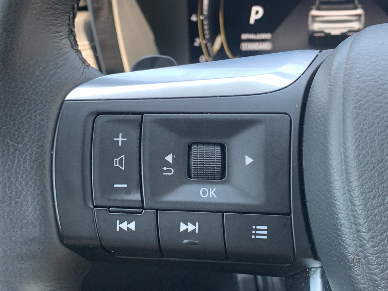 Used 2026 White INFINITI LUXE image 30
