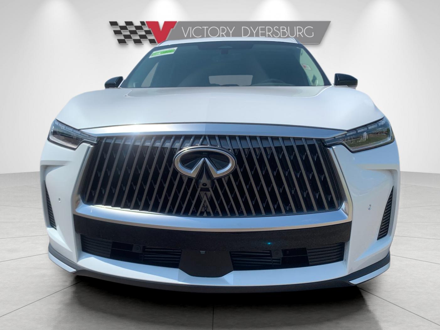 Used 2026 White INFINITI LUXE image 9