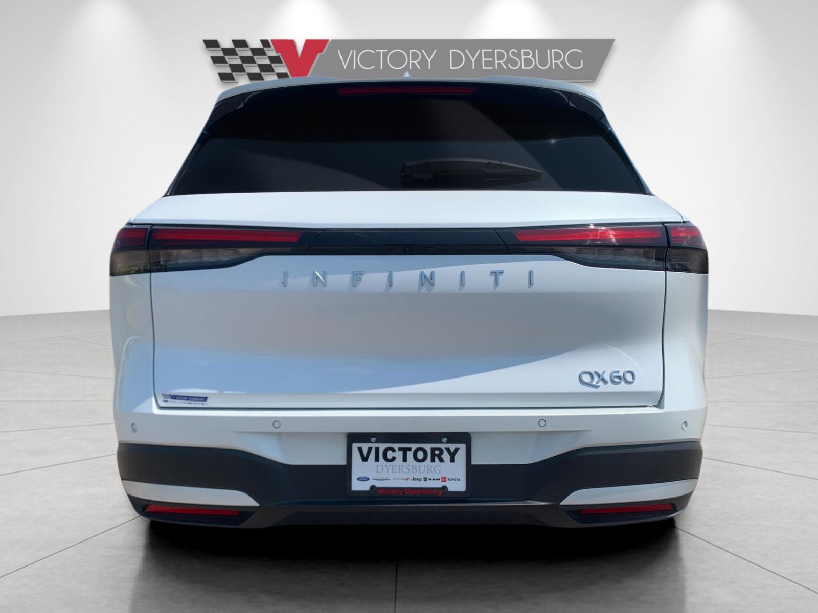 Used 2026 White INFINITI LUXE image 5