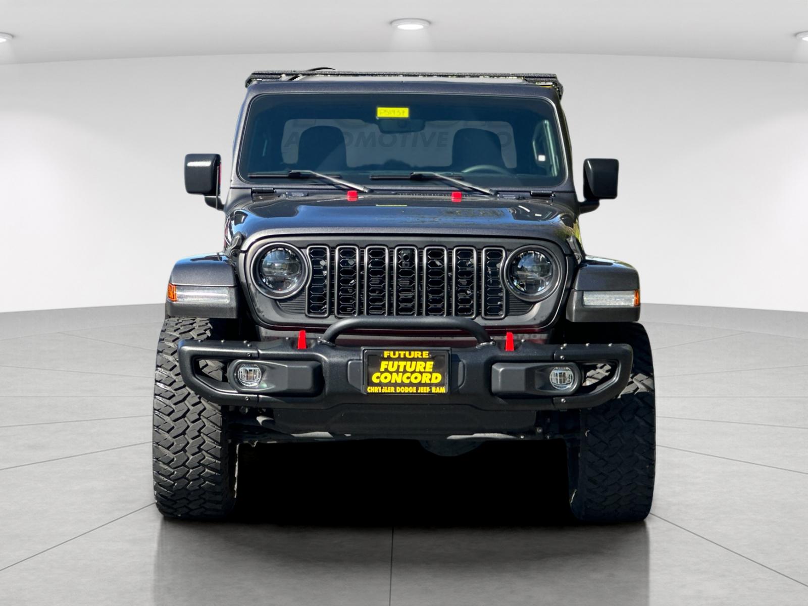 Used 2023 Gray Jeep  image 9
