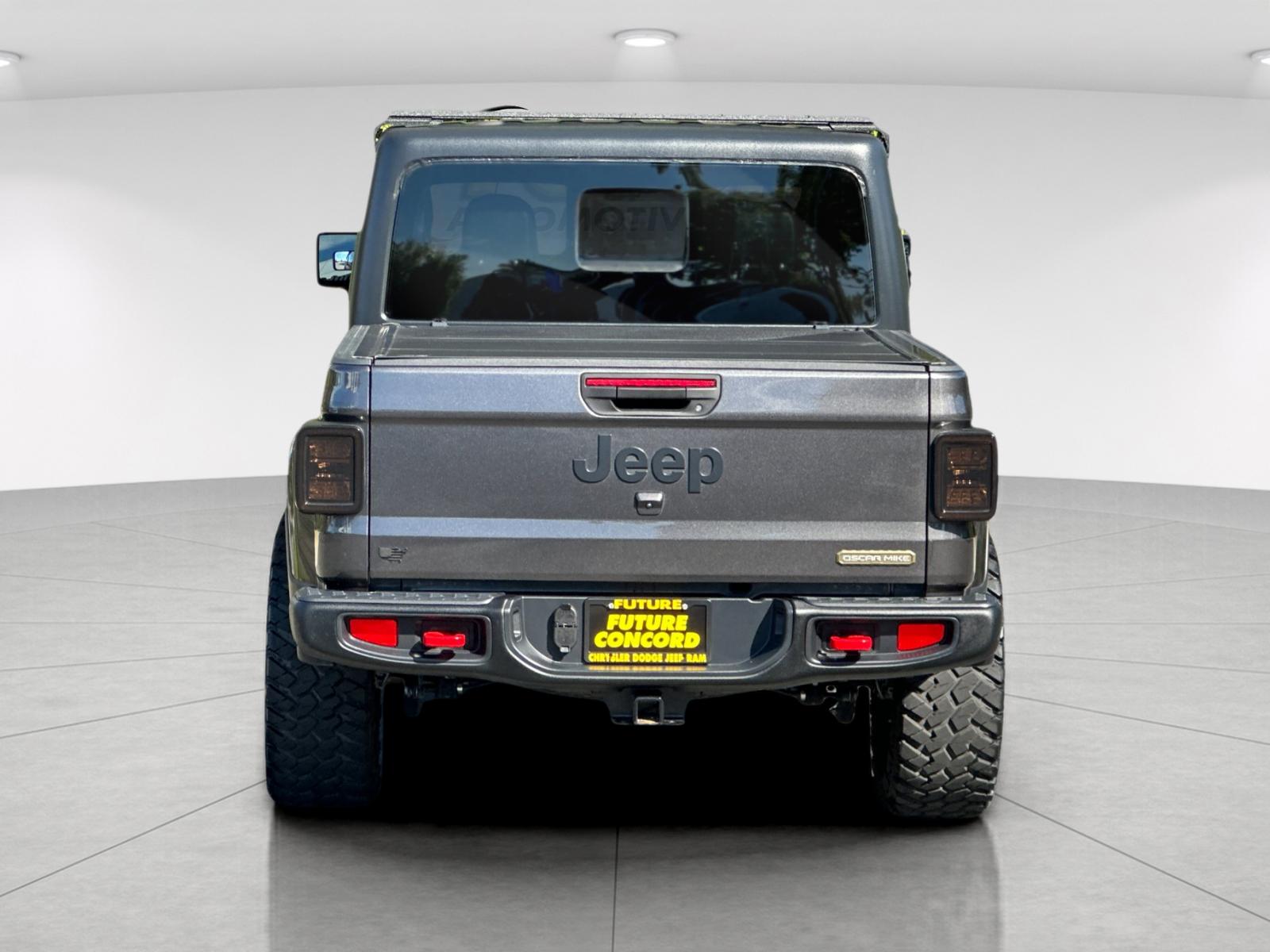 Used 2023 Gray Jeep  image 5