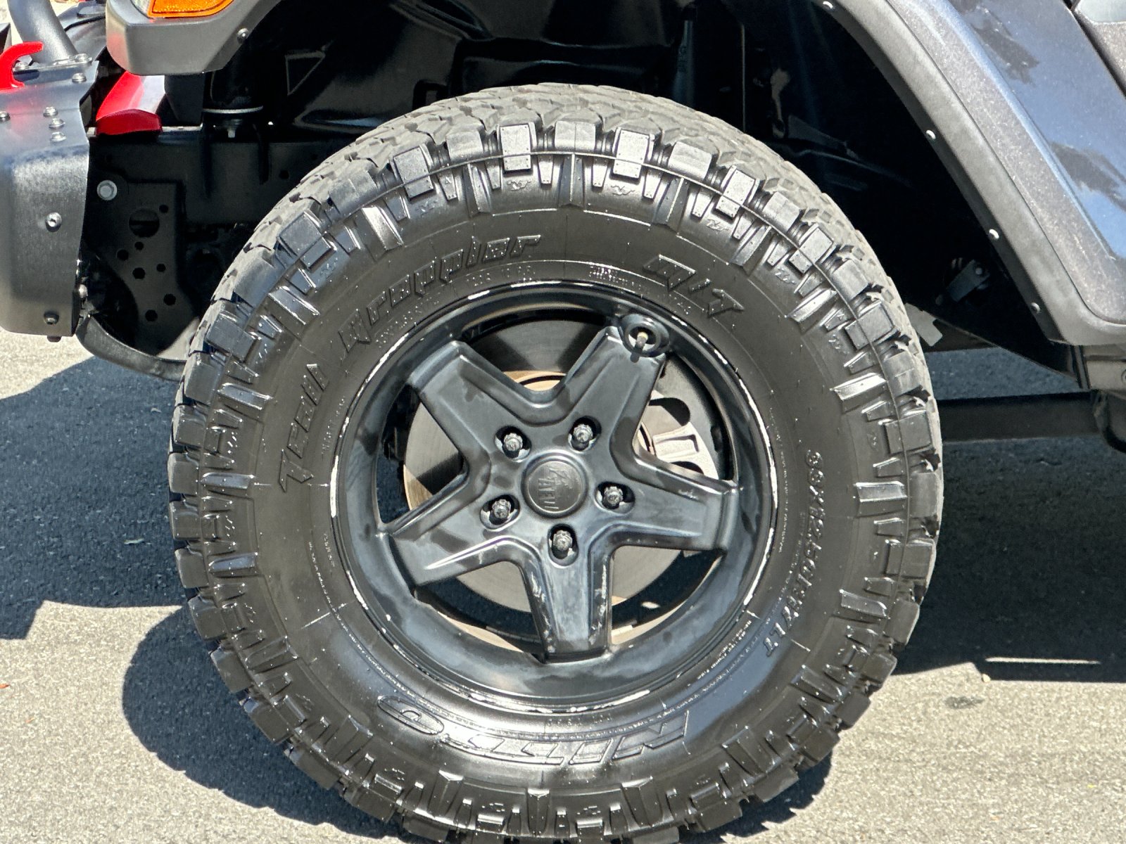 Used 2023 Gray Jeep  image 25