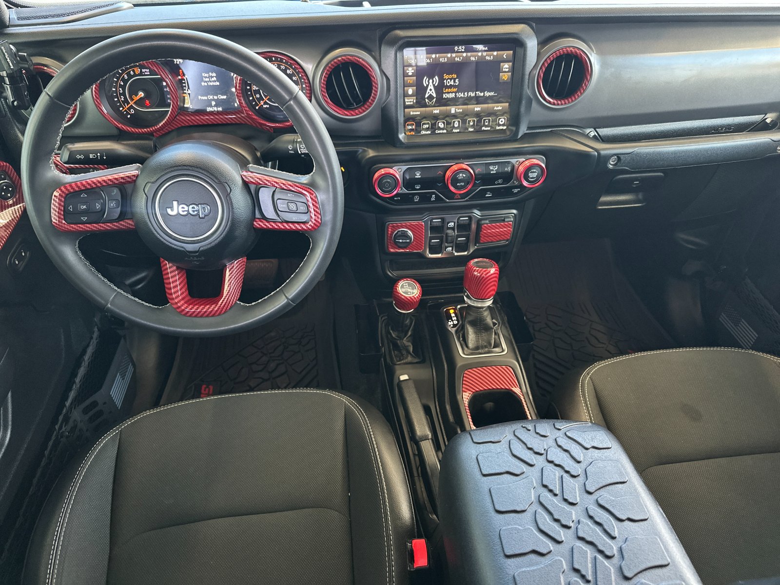 Used 2023 Gray Jeep  image 13
