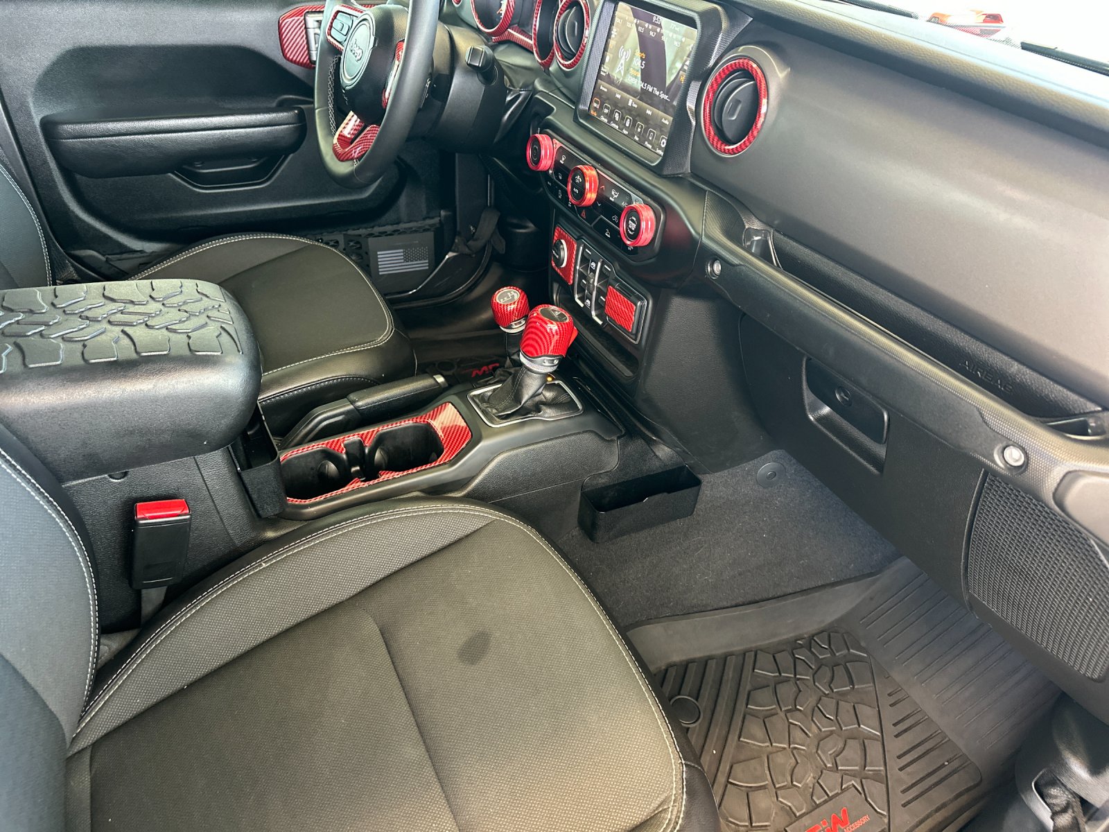 Used 2023 Gray Jeep  image 15
