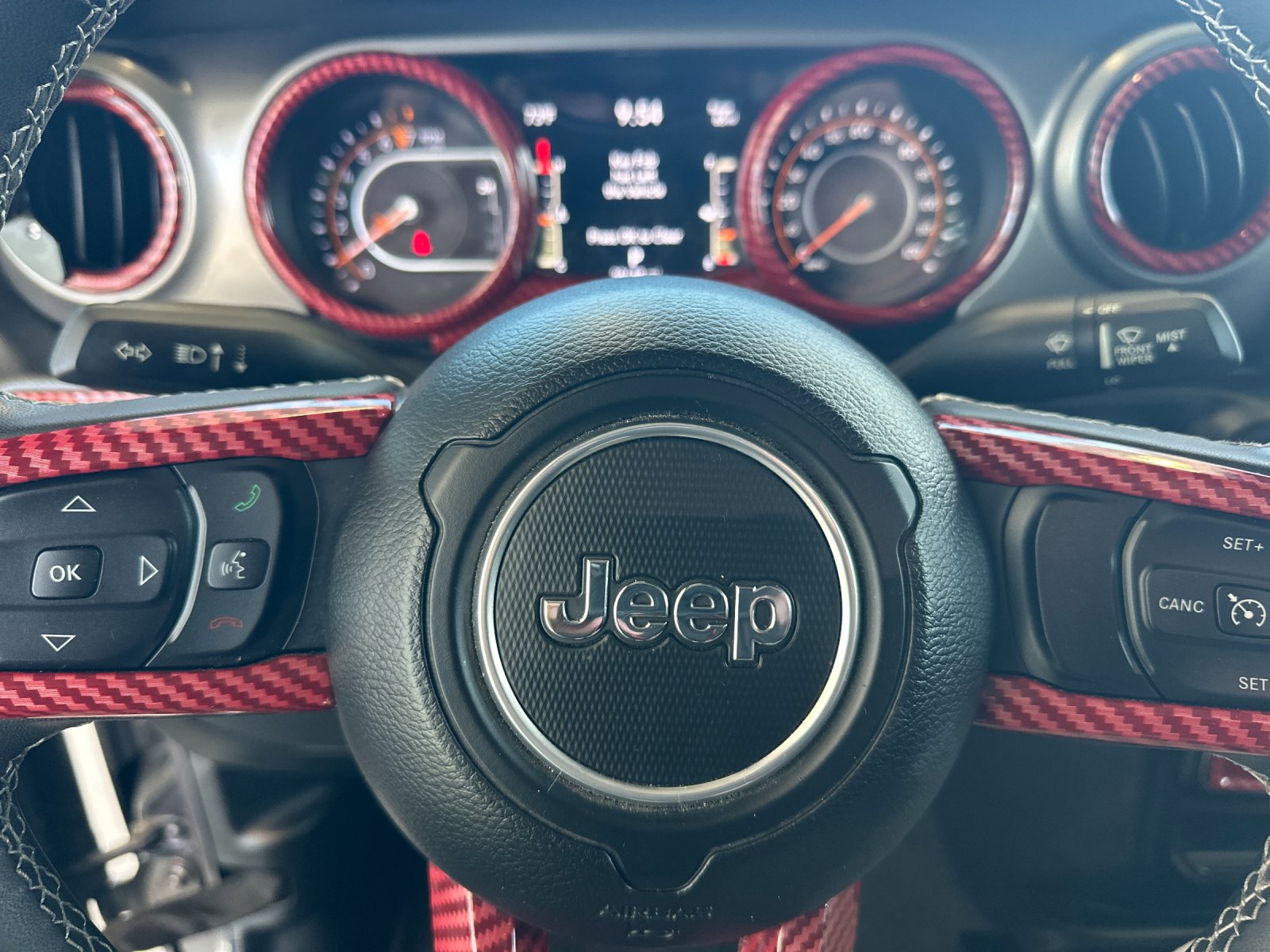 Used 2023 Gray Jeep  image 23