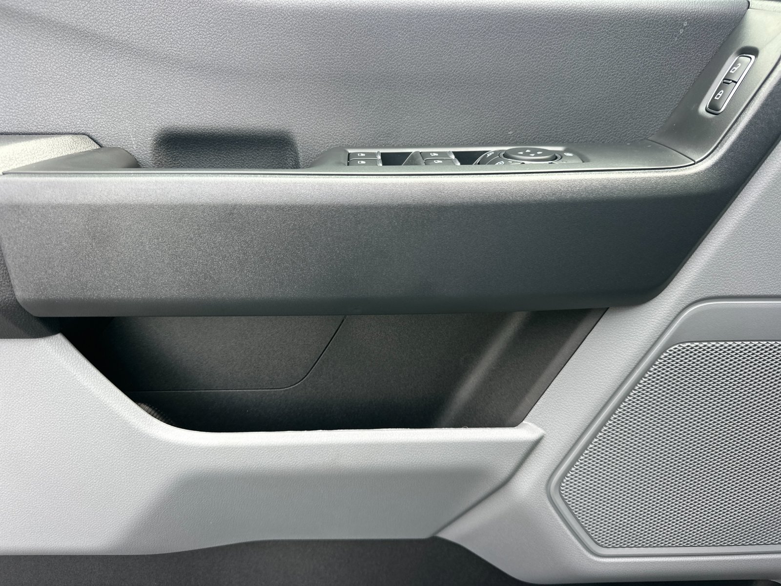 New 2026 Oxford White Ford F-250® XL image 10