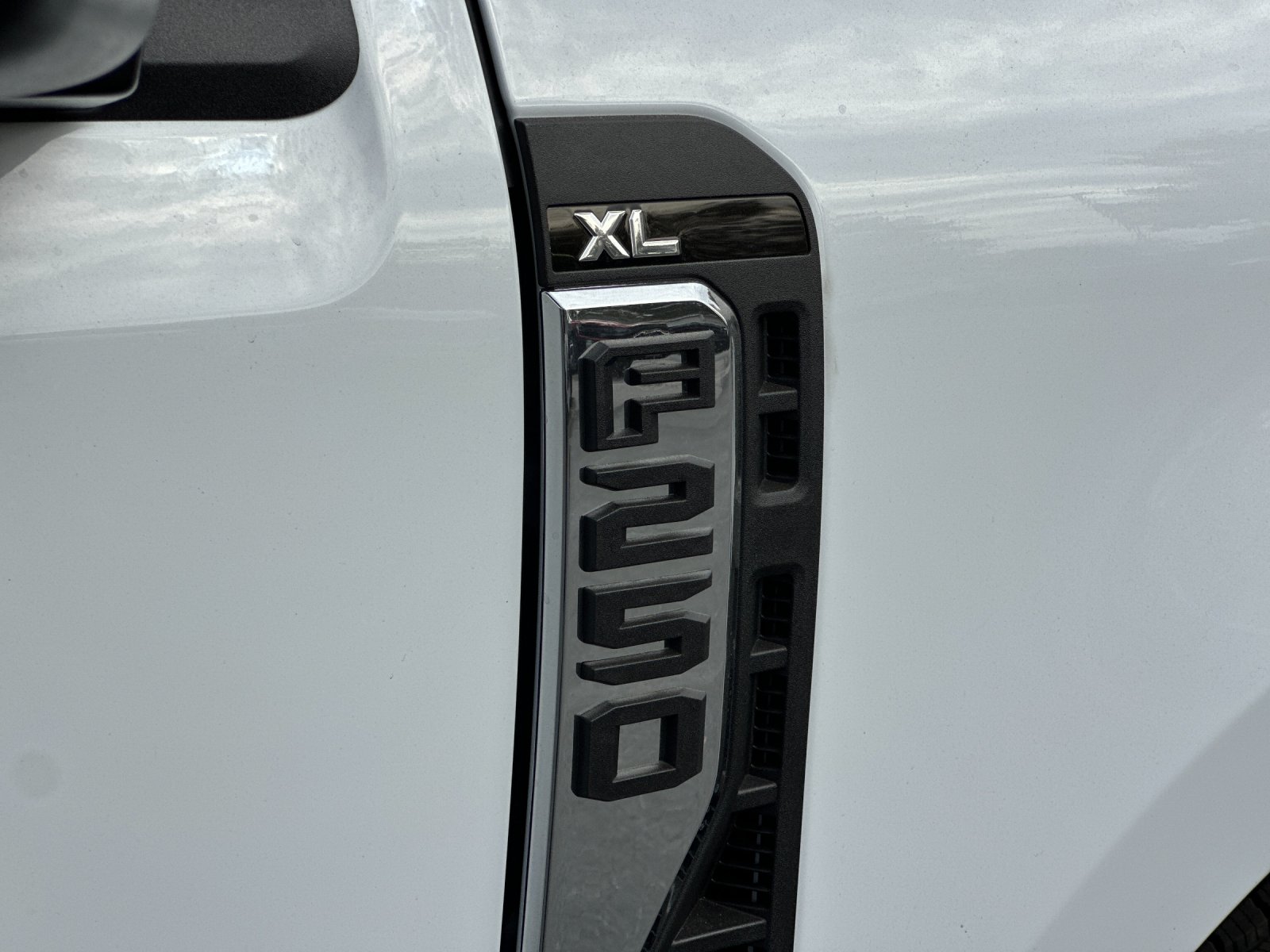 New 2026 Oxford White Ford F-250® XL image 23