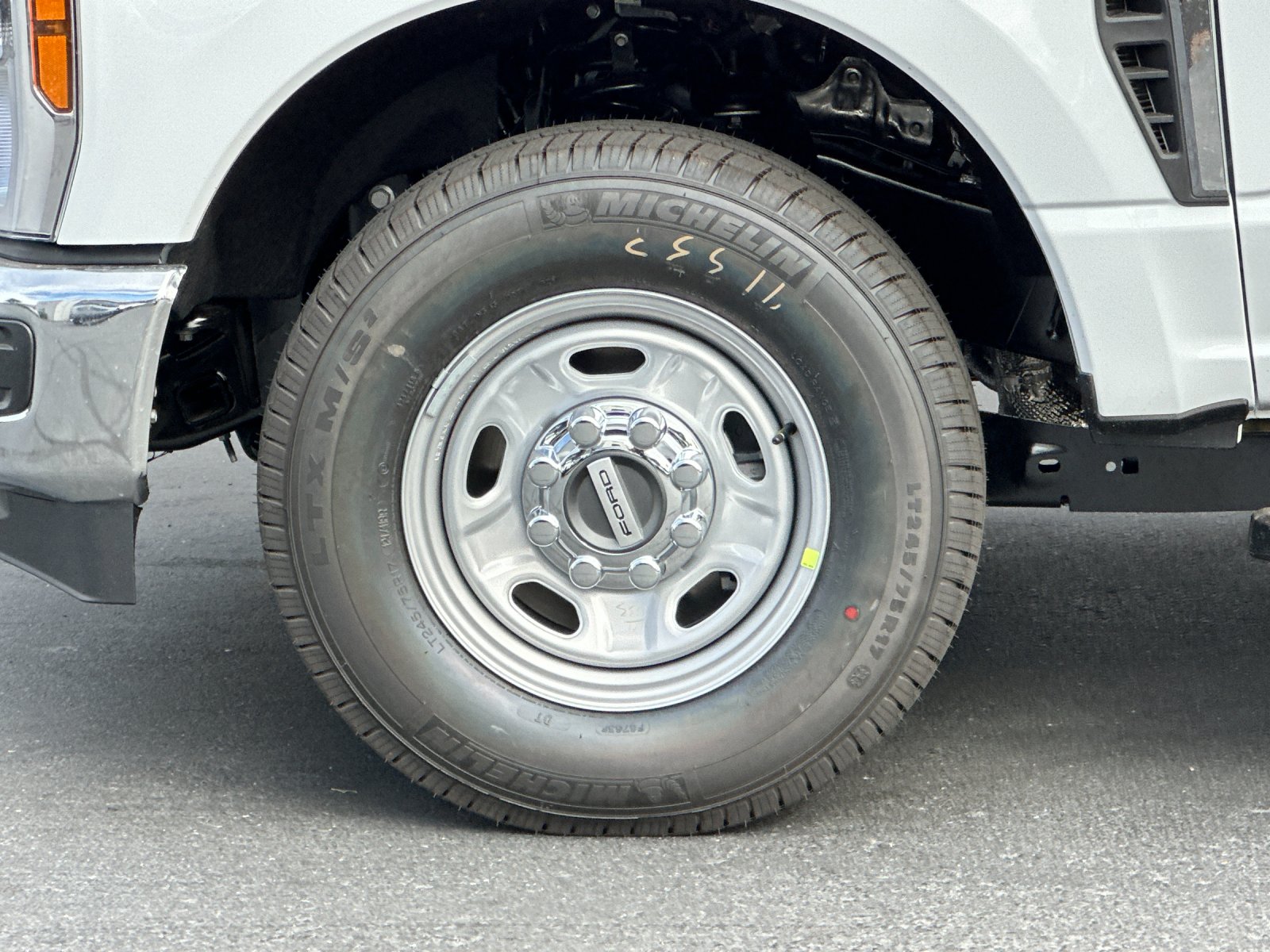 New 2026 Oxford White Ford F-250® XL image 22