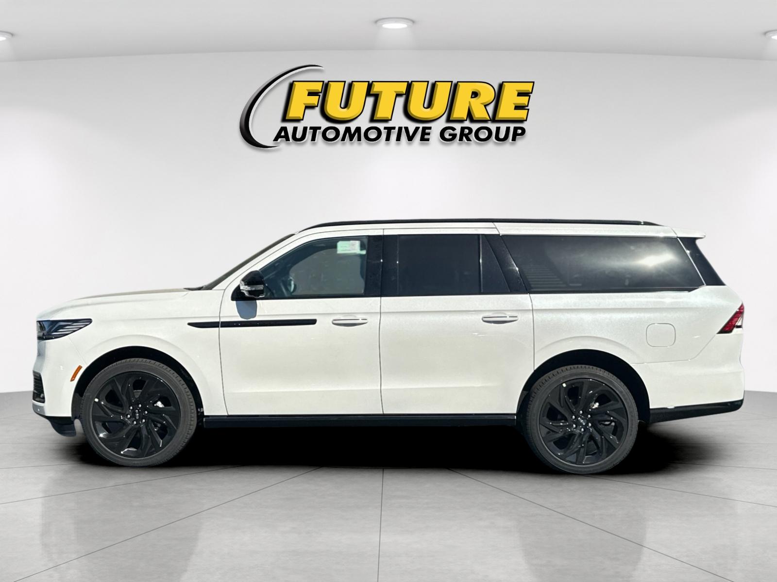New 2027 Pristine White Metallic Tri-Coat Lincoln Reserve L image 6