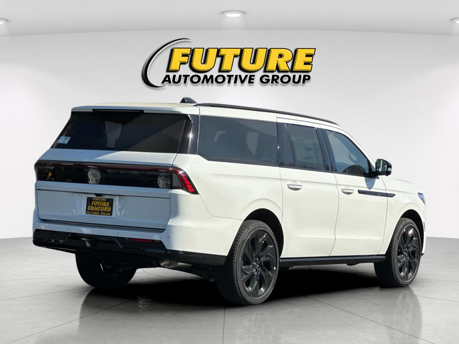 New 2027 Pristine White Metallic Tri-Coat Lincoln Reserve L image 3
